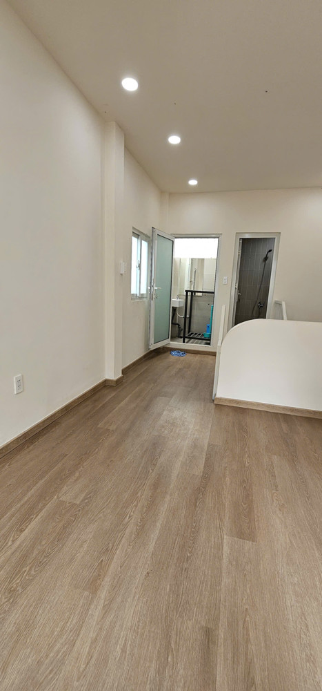 Bán Nhà Sát Mặt Tiền Q4 Ngang 3.2 Dài 8 – Đúc 3 Tấm Có 3 Đ