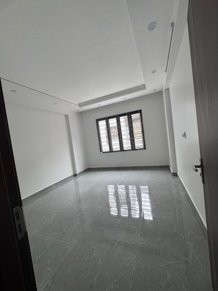 Nhà Đẹp Miếu Hai Xã 80,5M2 - Sân Cổng Rộng 15M