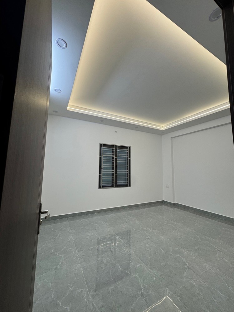 Nhà Đẹp Miếu Hai Xã 80,5M2 - Sân Cổng Rộng 15M