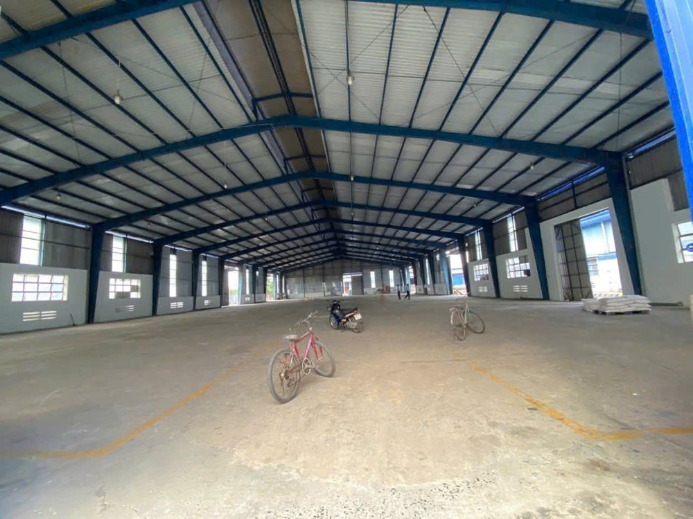 Kho Xưởng Chuẩn Logistics Ngay Cầu Vượt Bình Phước – Xe Container Đậu Cửa