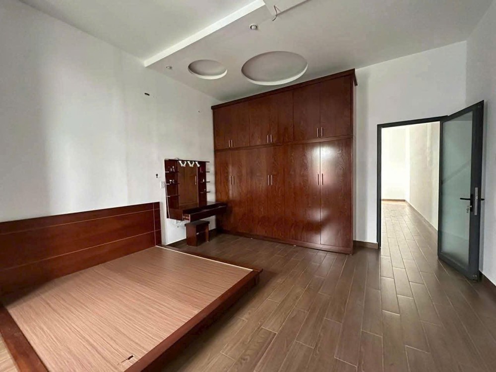 Hot Hot –Cần Bán Nhà 3 Tầng Mặt Tiền Hẻm 102 Nguyễn Tất Thành, P.tân An, Tp.buôn Ma Thuột, Đắk Lắk