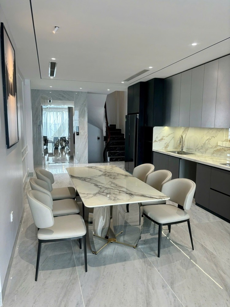 Bán Nhà Việt Hưng 62M2- 7 Tầng Thang Máy- Ô Tô Tránh Đỗ- 23 Tỷ