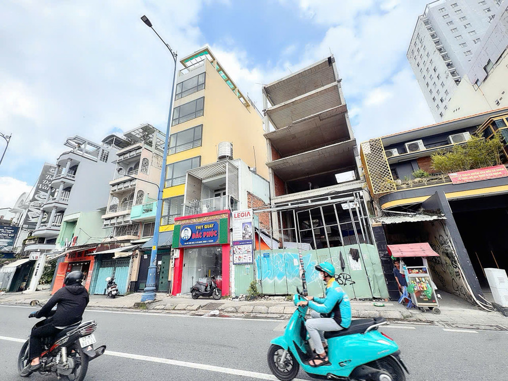 Duy Nhất Nhà Bán Mặt Tiền Kd Đ.võ Văn Kiệt, Quận 1 - 88M2 - View Sông Siêu Đẹp - Hiếm Nhà Bán * Lh