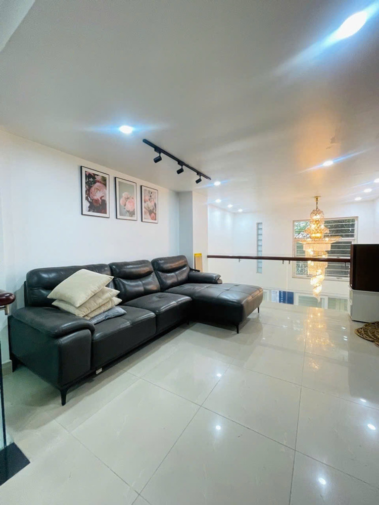 Bán Nhà Đường Cách Mạng Tháng 8, Dt 53M², Ngang 4M, Hẻm Xe Hơi, Nhà Đẹp Ở Ngay