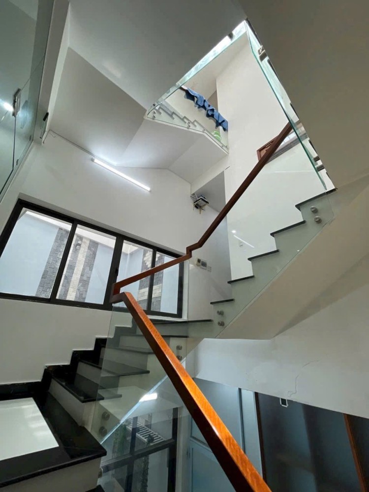 ► Mt Đường 2 Tháng 9, Gần Cầu Tiên Sơn, 109M2, 3.5 Tầng, Dòng Tiền Cho Thuê Kd 40Tr, 13.X Tỷ