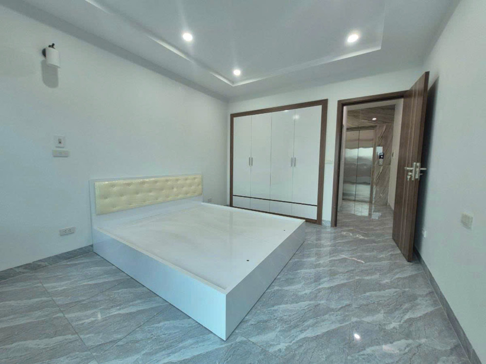 Bán Nhà Thạch Bàn 36M 6 Tầng Thang Máy 1 Nhà Ra Phố Nhỉnh 9 Tỷ