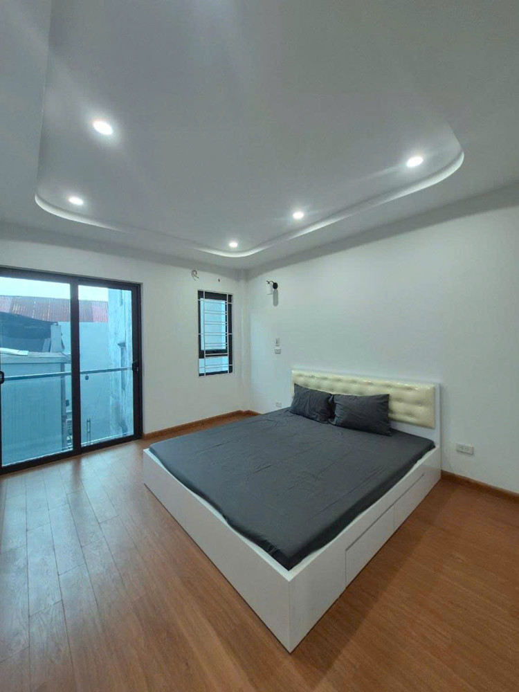 Bán Nhà Thạch Bàn 36M 6 Tầng Thang Máy 1 Nhà Ra Phố Nhỉnh 9 Tỷ