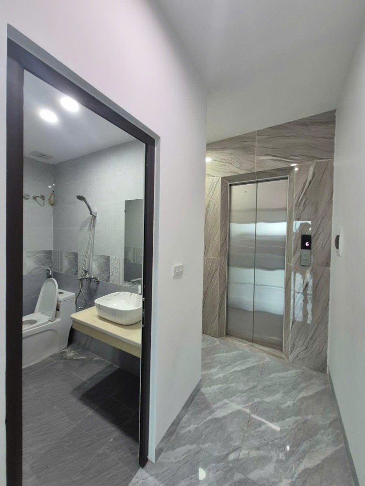 Bán Nhà Thạch Bàn 36M 6 Tầng Thang Máy 1 Nhà Ra Phố Nhỉnh 9 Tỷ