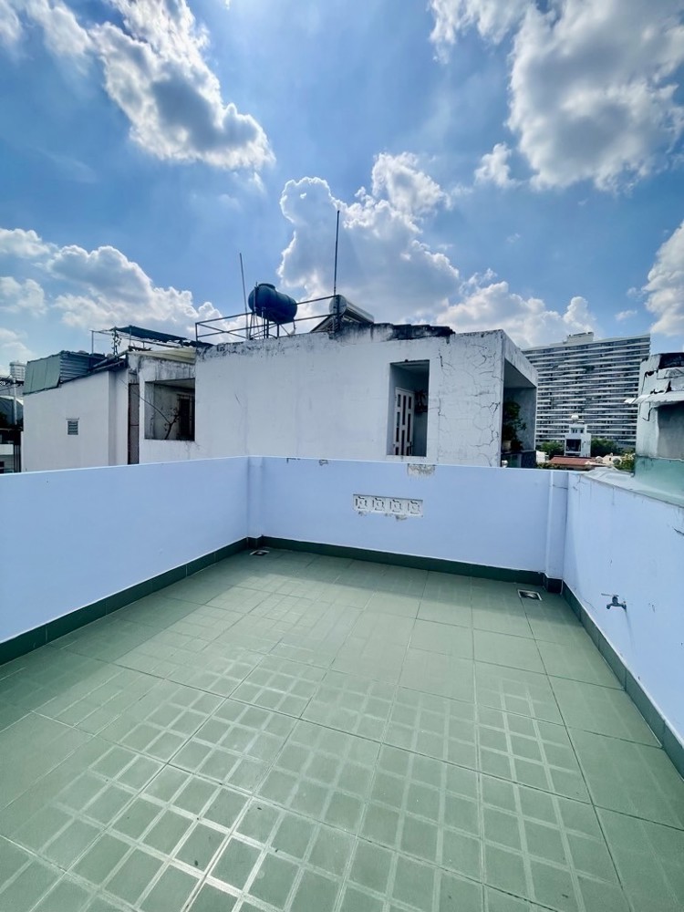 Bán Nhà Gần Hẻm Xe Hơi Âu Dương Lân – P.3 Quận 8 – 4 Tầng – 5Pn – Nhỉnh 4 Tỷ–lh 0784968131