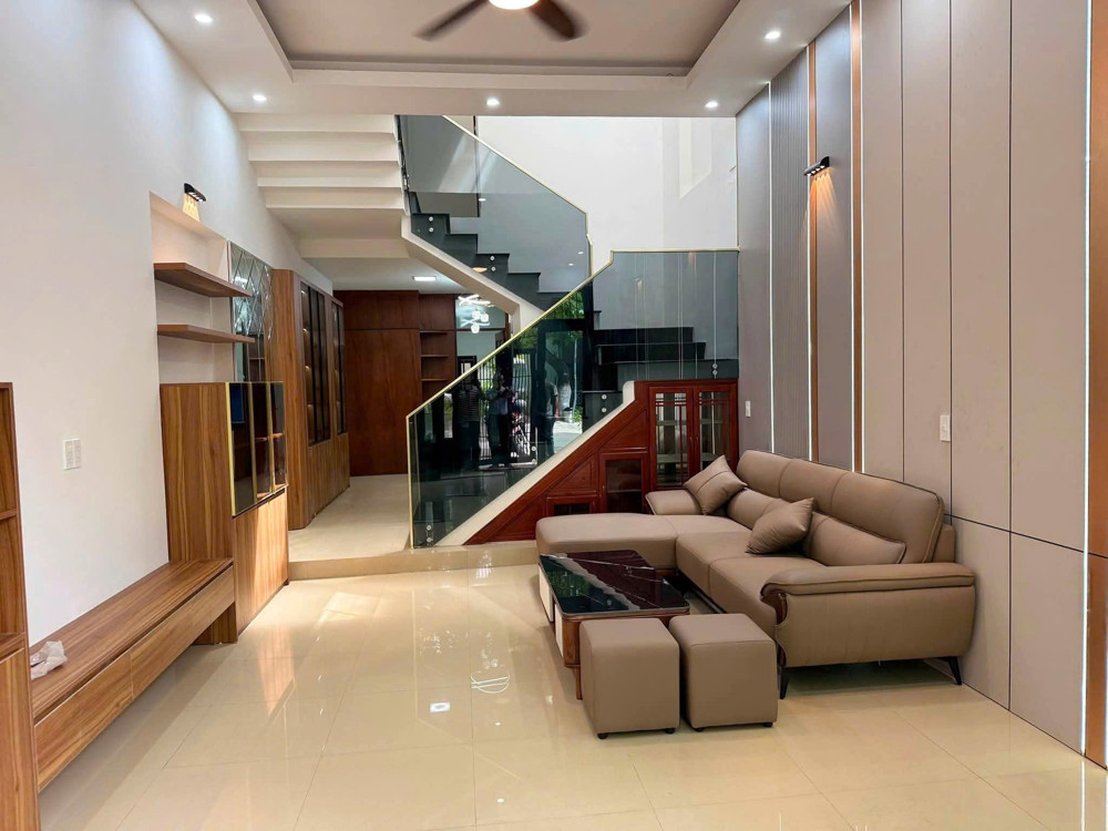 Nhà 2 Tầng Mt Đường Lê Thiệt – Cách Biển 200M