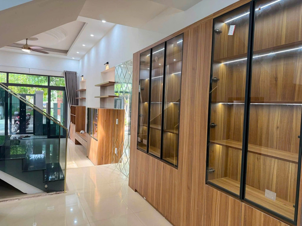 Nhà 2 Tầng Mt Đường Lê Thiệt – Cách Biển 200M