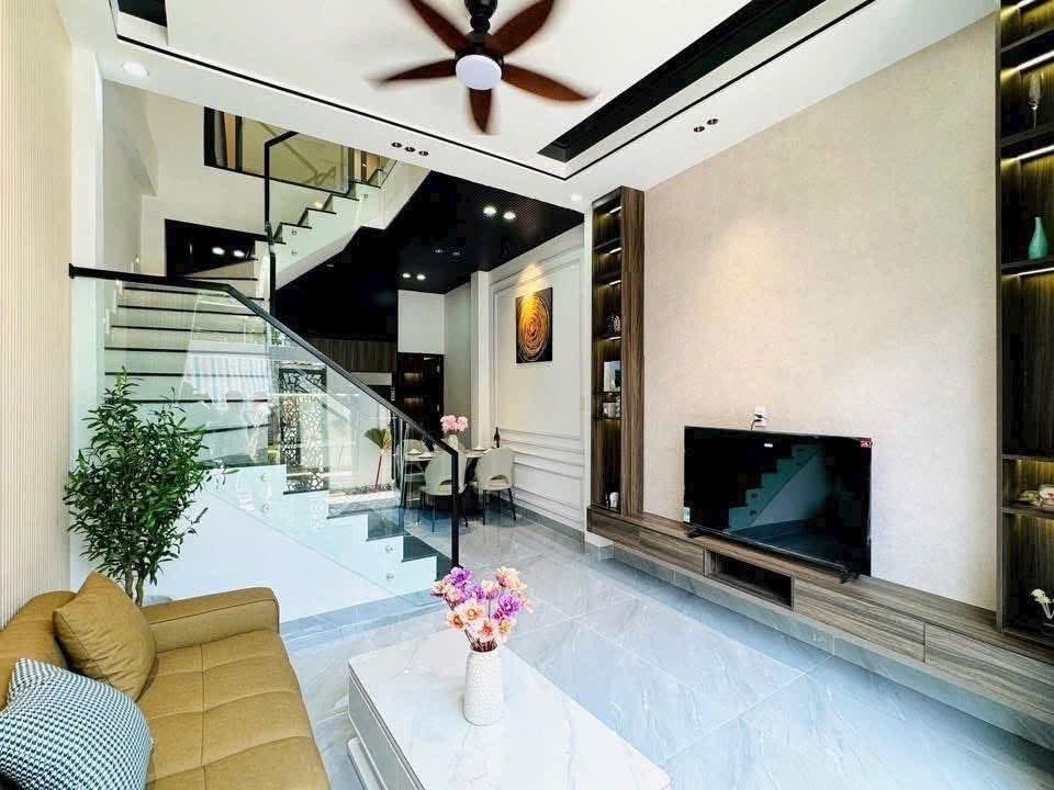 Nhà 3 Tầng 3 Mê Kiệt Phạm Văn Nghị - Gần Nguyễn Văn Linh