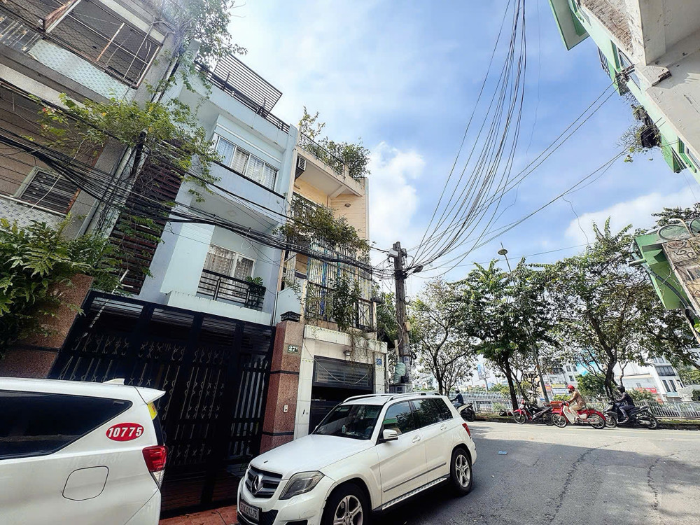 Bân Nhà 5 Tầng Mtkd Đ.nguyễn Văn Nguyẽn, Quận 1 - Xe Hơi Ngủ Trong Nhà - Ngay Góc Hoàng Sa Siêu Đẹp