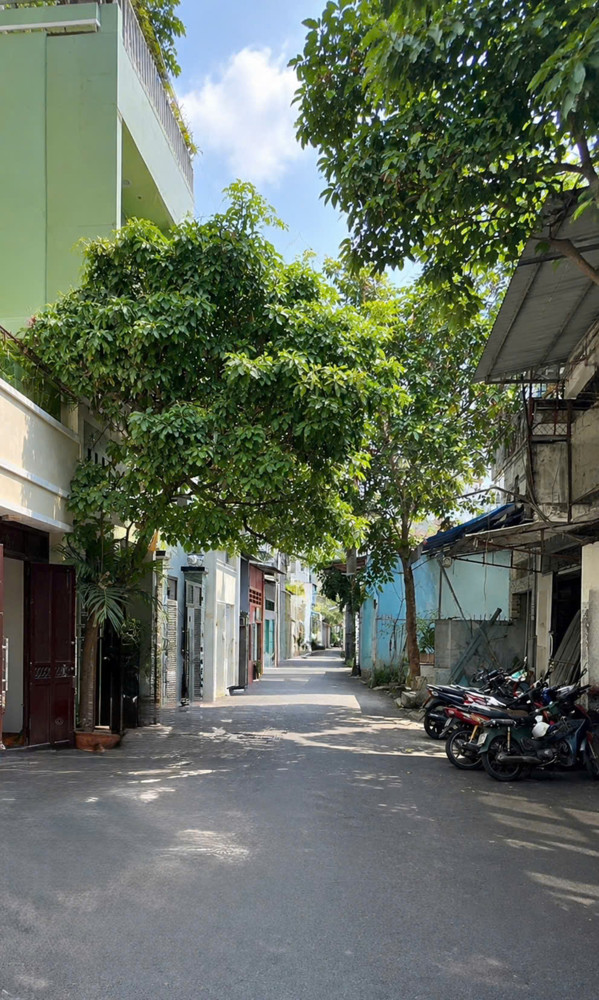 Tọa Lạc Kề Bàu Cát Tân Bình - Hxh Thang Máy - Ngang 5.5M - 5 Tầng Btct - 128M²