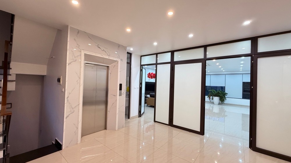 Đẳng Cấp Vinhomes Marina - Biệt Thự Liền Kề 5 Tầng Thang Máy, Sân Vườn, View Thoáng