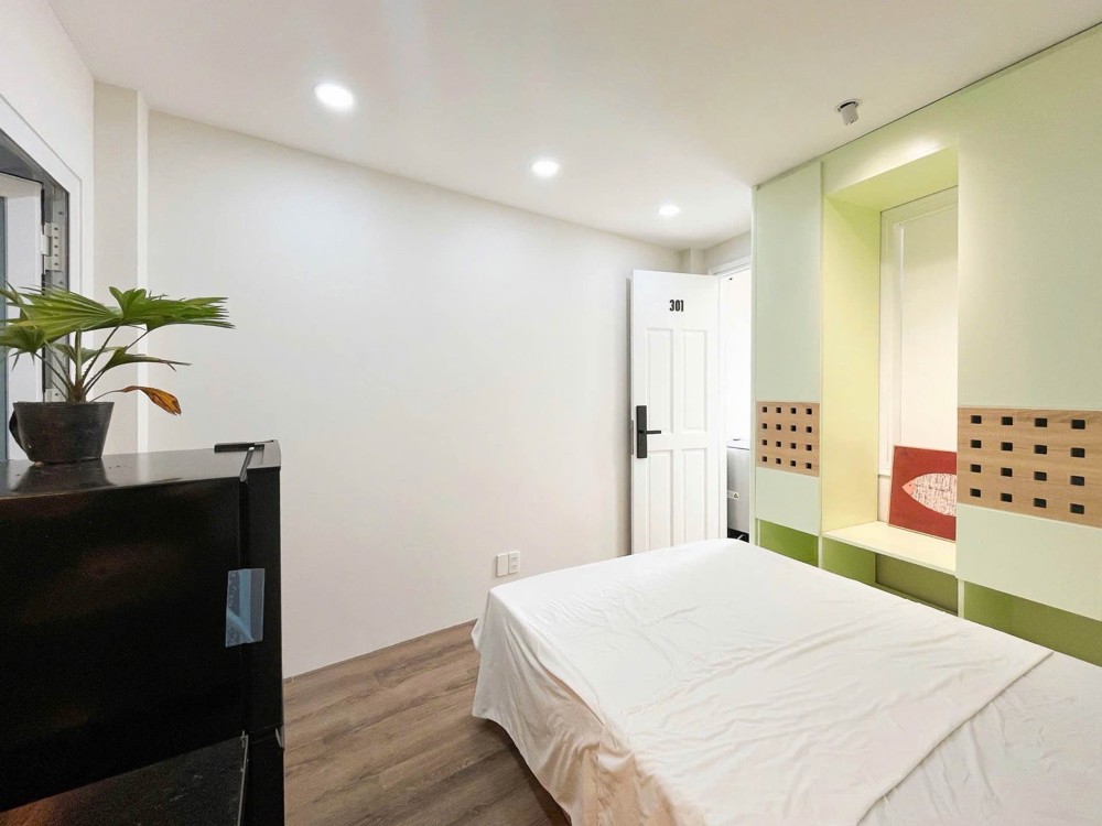 Bán Nhà Huỳnh Văn Bánh - 5 Tầng, 4X10m - 8.2 Tỷ