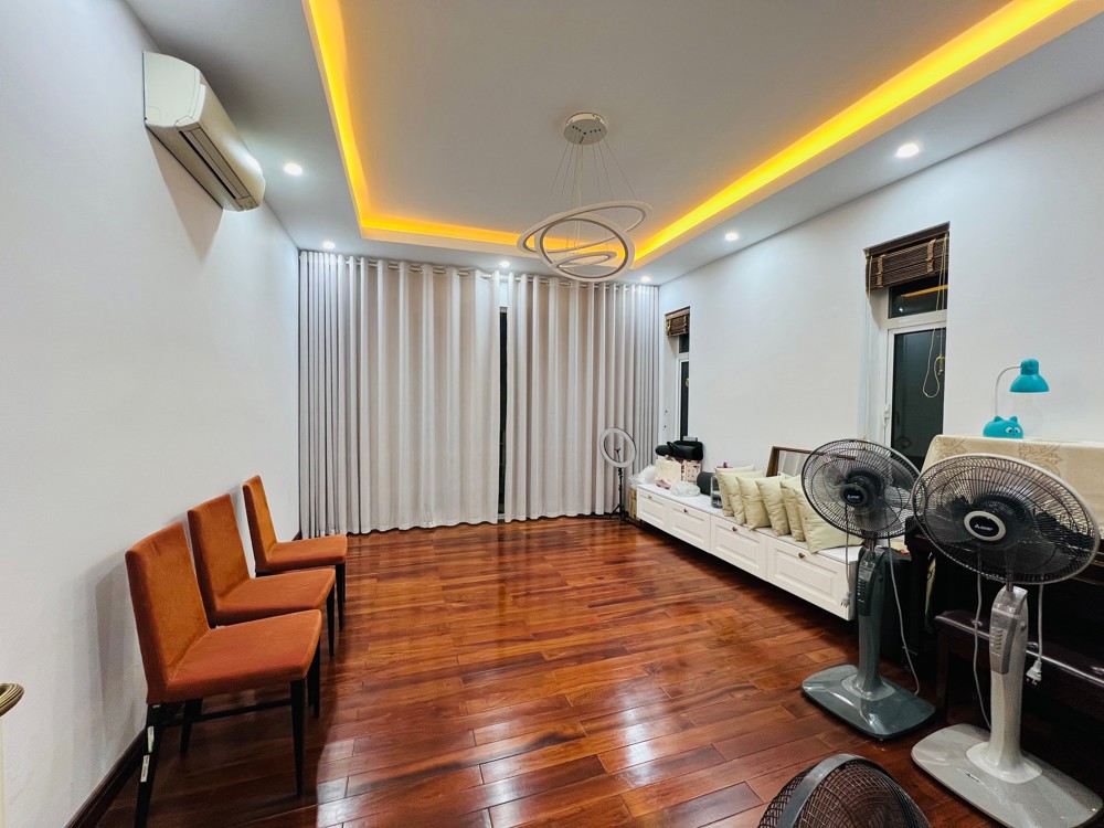 Bán Biệt Thự Sài Đồng, Long Biên 180M2- 4 Tầng Thang Máy- 48.5 Tỷ