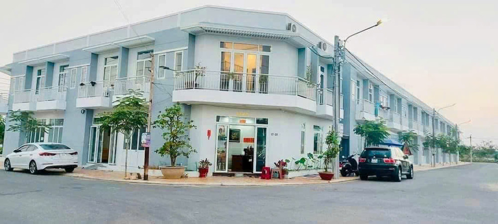 Bán Nhà Liền Kề 1 Trệt 1 Lầu Tại Khu Đô Thị Mới Nam Phan Thiết, 800 Triệu, 78M2. Nhà Sẵn Giao Ngay