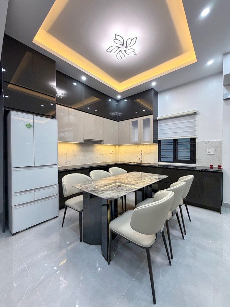 Nhà Xây Mới 4 Tầng Miếu Hai Xã - Mặt Tiền 6,8M