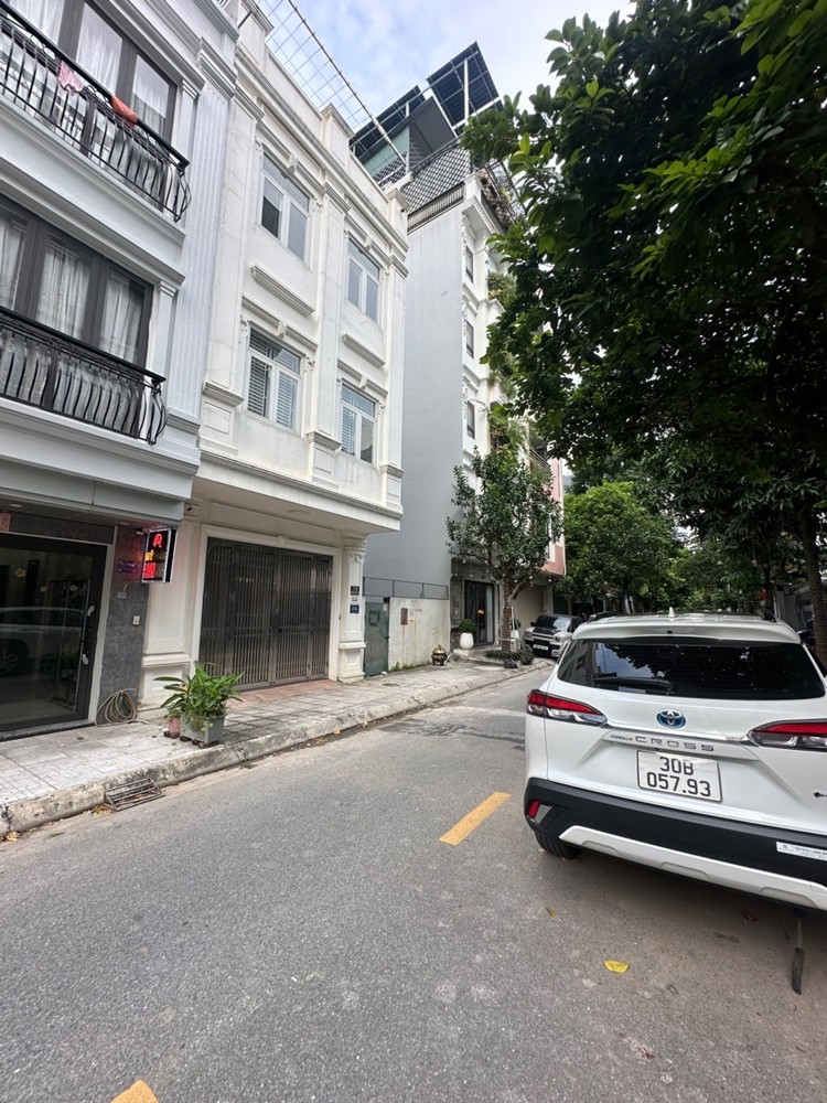 Bán Nhà Việt Hưng, Long Biên 55M2- 4 Tầng Mặt Phố- 17.X Tỷ