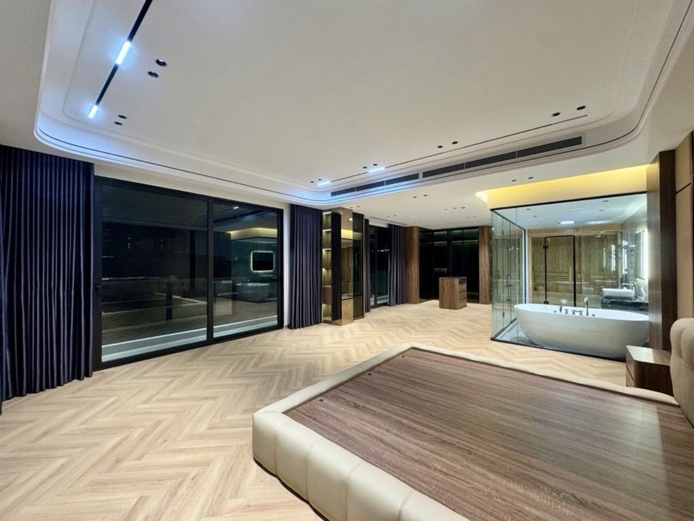 Bán Nhà Ngọc Thụy 100M2, 7 Tầng Thang Máy- Gara Ô Tô- 2X Tỷ