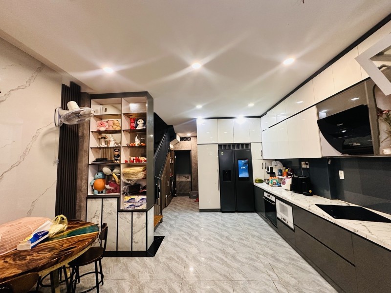Bán Nhà Đẹp 80M2, 2 Tầng, Đường Tô Ngọc Vân, Tam Bình, Thủ Đức, Tp Hcm. Giá 5.68 Tỷ, Sổ Hồng Riêng