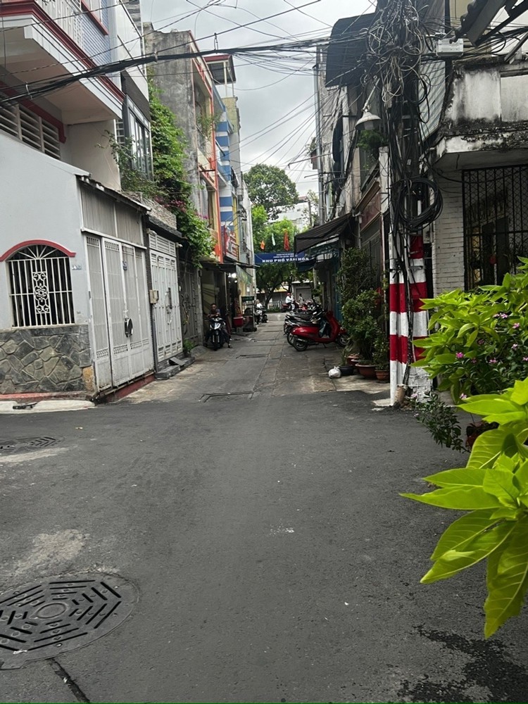 Trường Sa (Gần Phạm Văn Hai ) 38M² (3.8×11m) 3 Tầng Hẻm Xe 7 Chỗ Tới Cửa 7.95 Tỷ