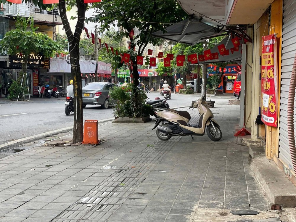 Sang Nhượng Mặt Bằng Kinh Doanh Mặt Đường Tạ Quang Bửu, Hai Bà Trưng, Hà Nội Chỉ 10Tr Có Gác