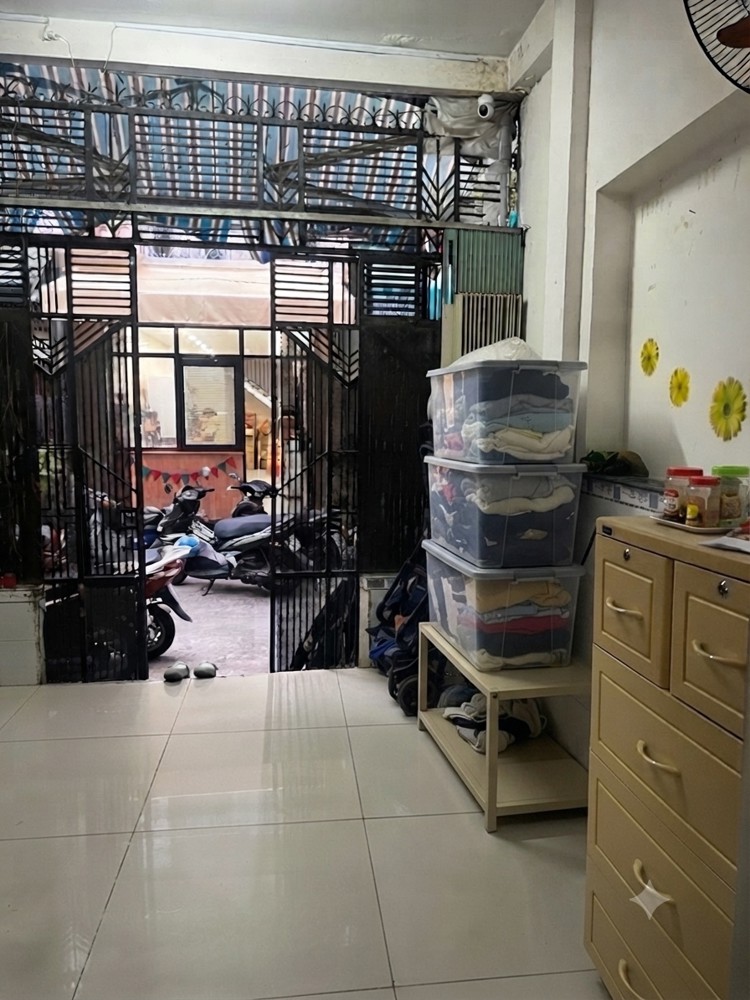 Nhà 38M² - Kt 3.8×11m - 3 Tầng - 3Pn - Hẻm Ô Tô Thông - Cách Trường Sa Vài Bước - 7.95 Tỷ