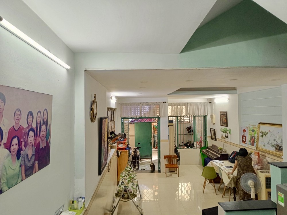 Bán Nhà 3 Tầng Gần Hẻm Xe Hơi Âu Dương Lân, Quận 8 – 96M2– 6Pn – Chỉ 70Tr/m2 – Lh 0784968131