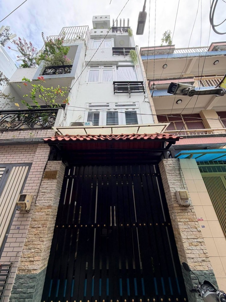 6.9 Tỷ – Nhà 5 Tầng Trung Tâm Q10 Hẻm Ô Tô Thông – Vài Bước Ra Mặt Tiền Ngô Quyền
