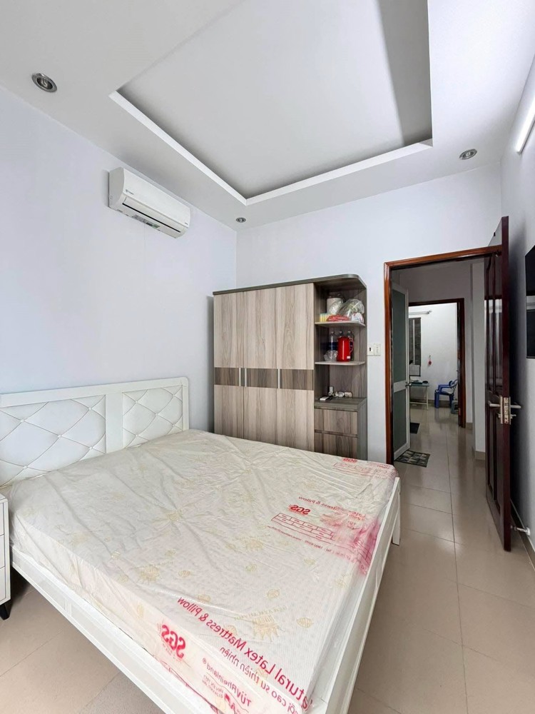 6.9 Tỷ – Nhà 5 Tầng Trung Tâm Q10 Hẻm Ô Tô Thông – Vài Bước Ra Mặt Tiền Ngô Quyền