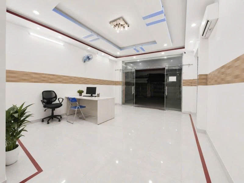 Bán Nhà 2 Mặt Tiền Lạc Long Quân, Gần Hòa Bình, Đầm Sen, 5,8X16m, 2 Tầng - 2Pn, 14,9 Tỷ