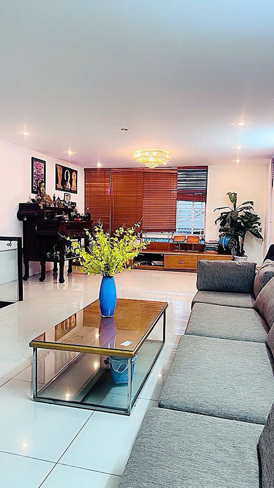 Hiếm Bán Ngang 5,5M*19m - Đường 10M Xe Hơi Đậu Ngày Đêm Đ.cách Mạng Tháng 8, Q3 - Căn Góc 2 Mặt