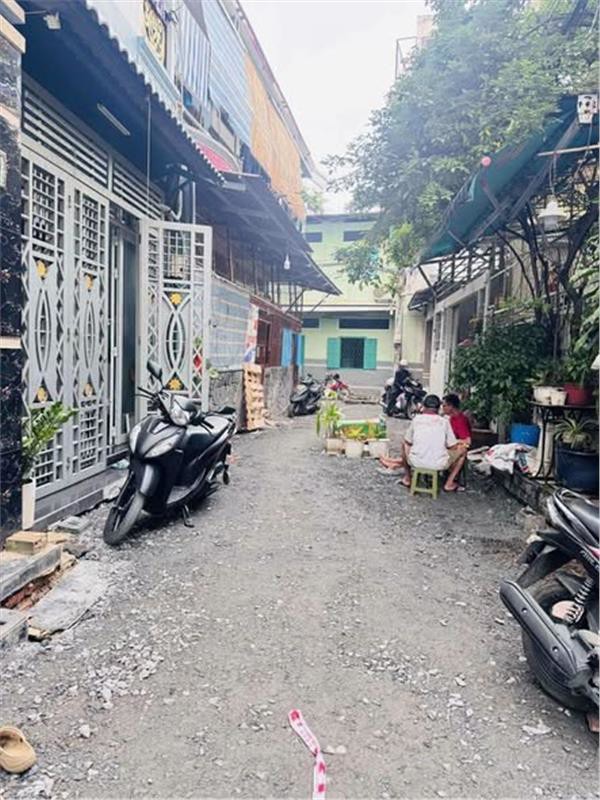 Phạm Văn Hai – Sát Trường Sa Hẻm 5M 44M² 3 Tầng 4Pn
