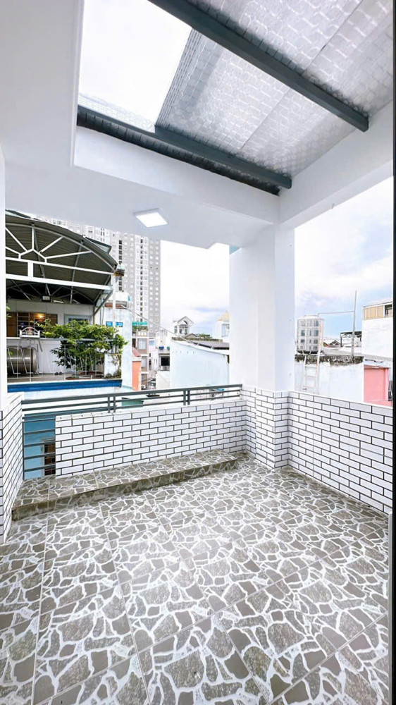 Bán Nhà Ngang 3.1 X 10.5 - 4 Tấm Có 5Đ