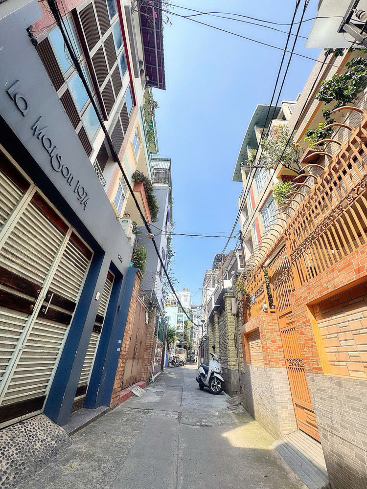 Bán Nhà 2 Tầng - Hxh Đ.cô Giang, P.cô Giang, Quận 1 - Dt 58M2 Xây Dựng Đủ Full Thổ Cư - Xung Quanh