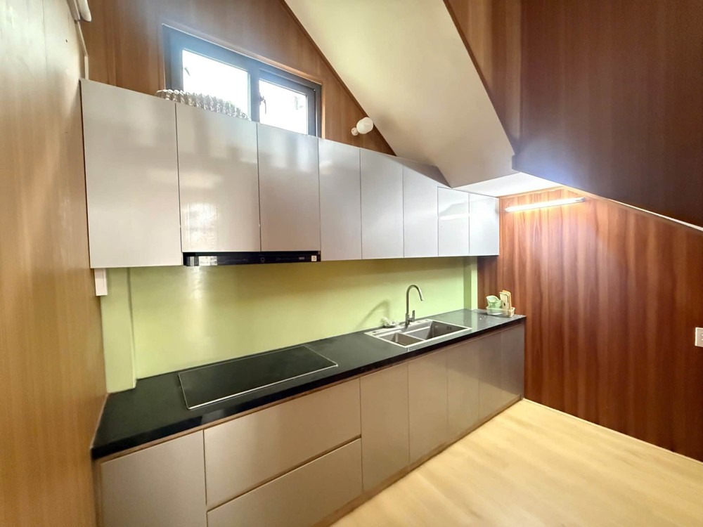 Nhà 2 Tầng Kiệt Trần Cao Vân, Có Chổ Đậu Ô Tô Thoải Mái Chỉ Vài Bước Chân