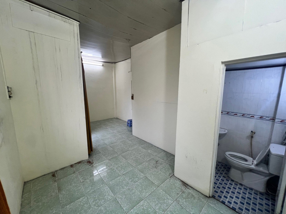 [D5896*] Sổ Vuông A4, 2 Tầng Cạnh Chợ Xóm Mới - Giá 2.X Tỷ