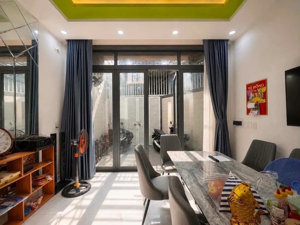 Phan Xích Long – Hẻm Nhựa Ô Tô – Nhà 5 Tầng Có Thang Máy – 58M²