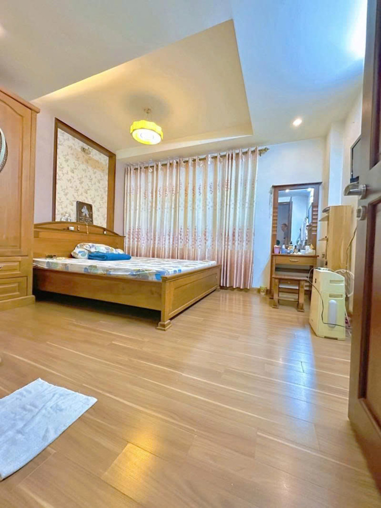 Bán Nhà Mặt Tiền Thống Nhất - Ngay Bệnh Viện Hồng Đức, 4X18m, 5 T - 5Pn, Sổ A4, 11,5 Tỷ,