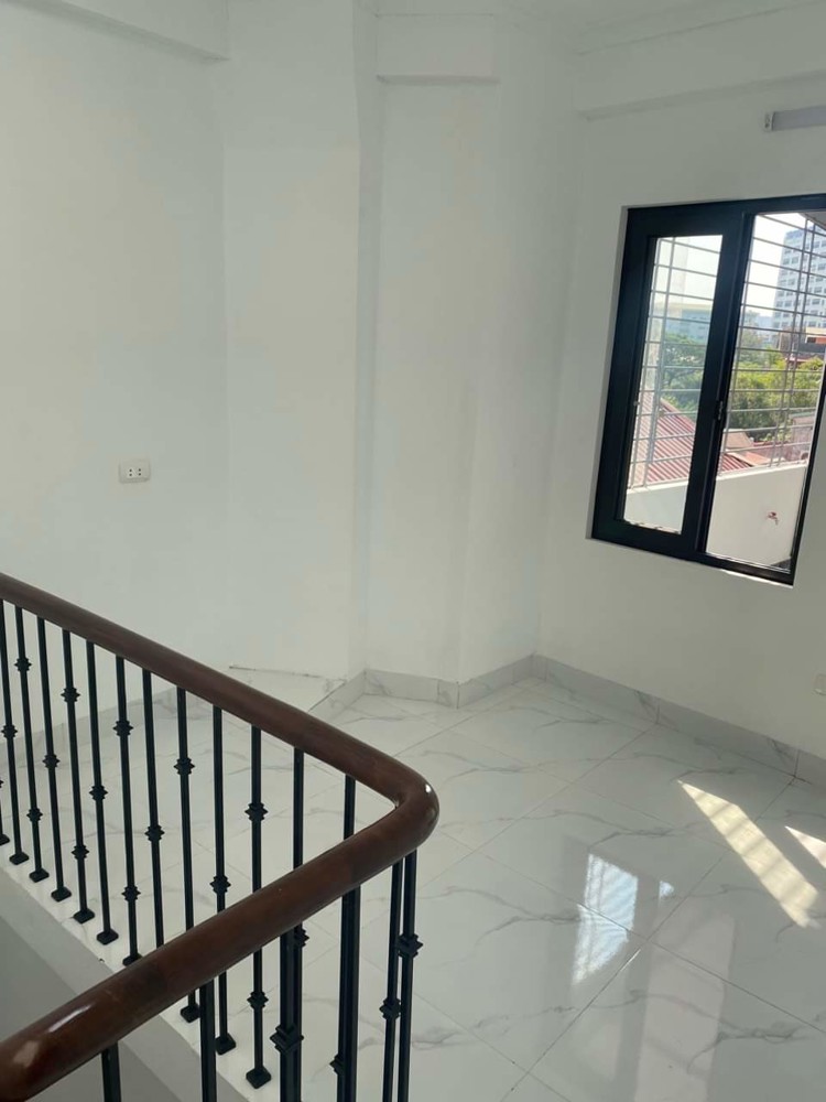 Cho Thuê Nhà, Chùa Láng, Nguyễn Chí Thanh, Đống Đa, 170M2x 3T -55 Tr