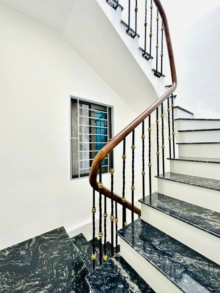 Nhà Mình Cho Thuê Nhà, Lê Thanh Nghị, Trần Đại Nghĩa, 200M2x 4T -51 Tr