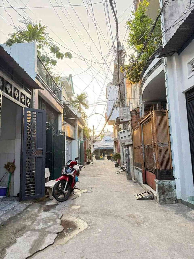 D2878* Nhà Hxh Nở Hậu 5.3M Cạnh Chợ Xóm Mới - Giá 4.X Tỷ