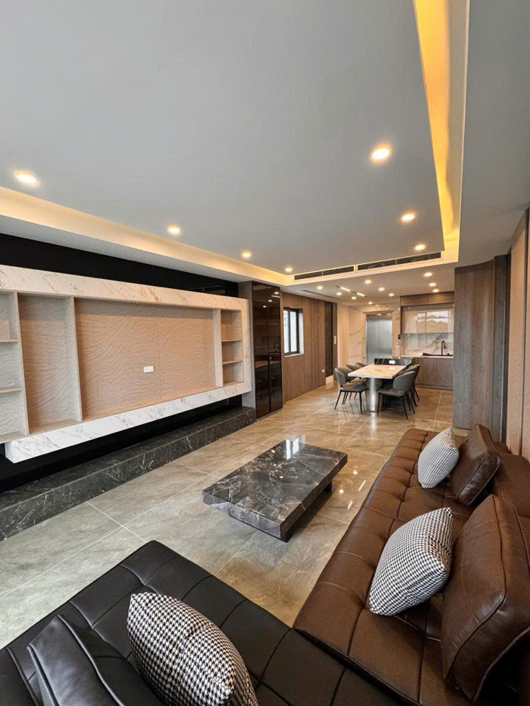 Bán Nhà Hoa Lâm 60M 7 Tầng Mt4.1m Ô Tô Tránh Kinh Doanh Nhỉnh 21 Tỷ
