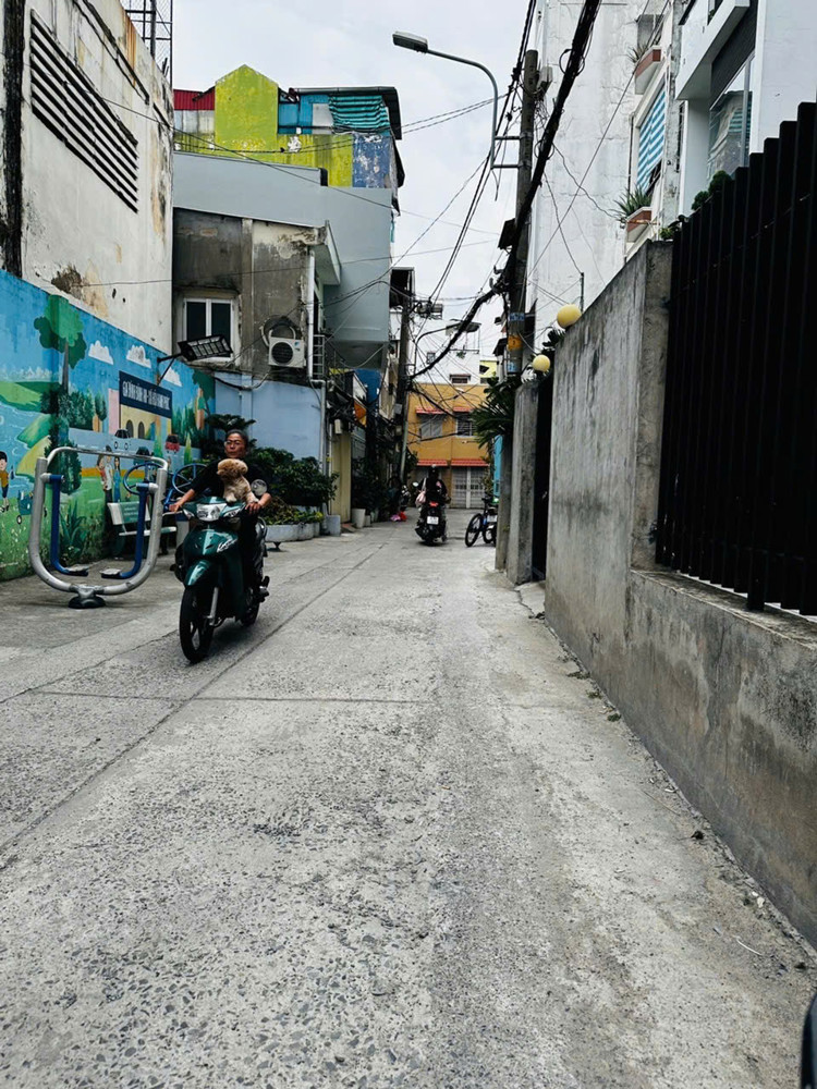 Bán Nhà Phú Nhuận 49M2, 2 Tầng, 3 Phòng Ngủ, Hẻm Xe Hơi, Giá 8.5 Tỷ