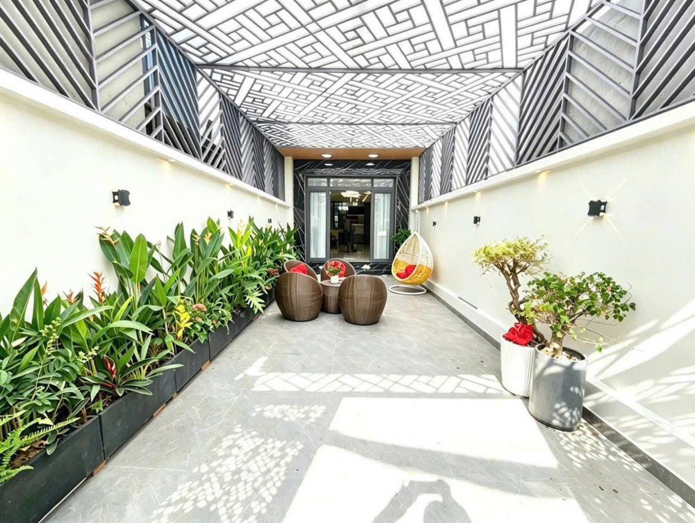 Nhà Phố Chân Dài Mênh Mang, 4.1X29m, Sân Đậu 2 Ô Tô, Gần Phú Mỹ Hưng