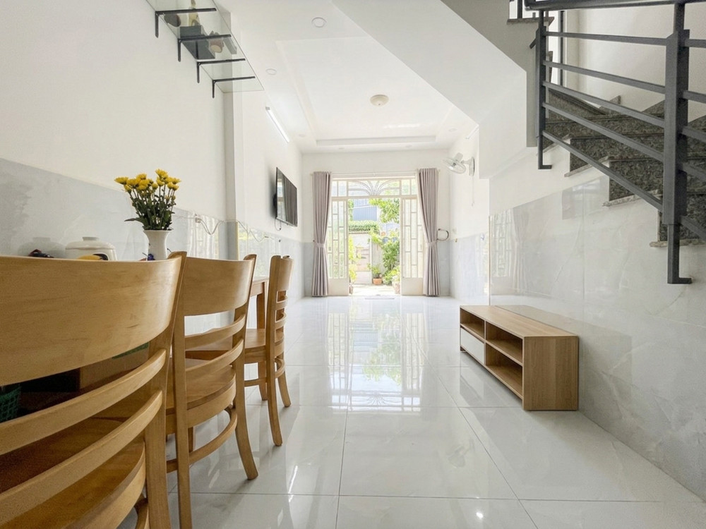 H2879 Nhà Vuông Vức Có S.thượng Gần Chợ An Nhơn - Giá 3.X Tỷ