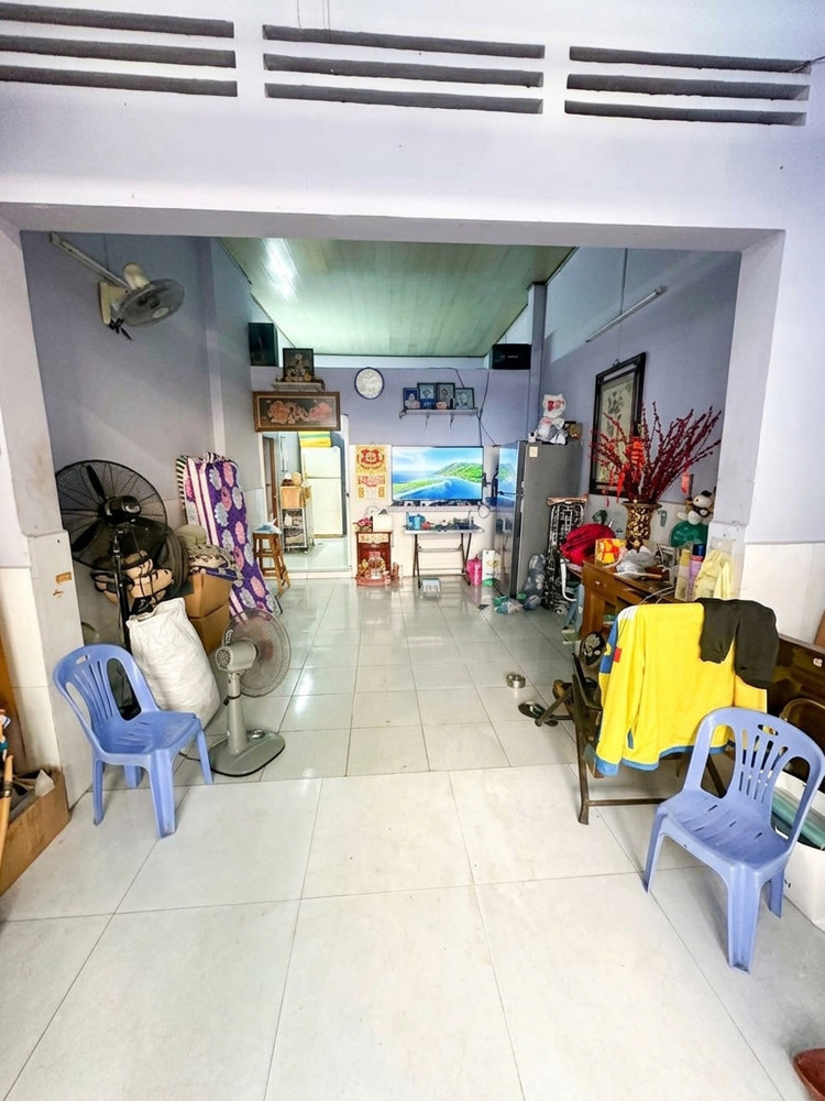 T2880* Nhà 90M2 N.hậu 8M Cạnh Chợ Xóm Mới - Giá 5.X Tỷ