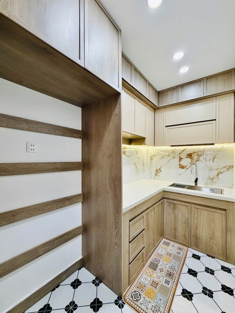 K2881 Nhà Lô Góc Full Nội Thất Gần Cầu Bến Phân - Giá 3.X Tỷ